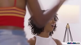 Mama Vitregă Misty Stone Face O Muie Și Primește Orgasm În Pizdă