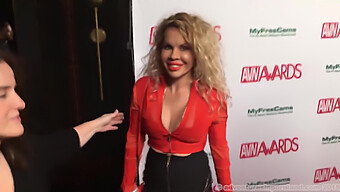 Czerwony Dywan Avn Awards 2018 Z Udziałem Emmy Demure I Riley Star