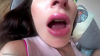 Sophia Smith'S Tantalizing Tongue Play In Gfe Video