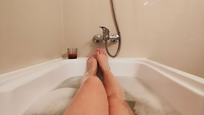 A girl's shaving routine turns into a solo pleasure session!