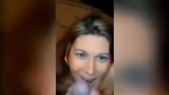 Joaca de familie se transformă într-o sesiune fierbinte de muie a unei MILF