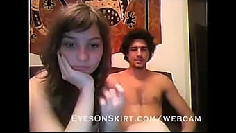 Pareja Amateur Participando En Actividad Sexual En La Webcam En Tiempo Real