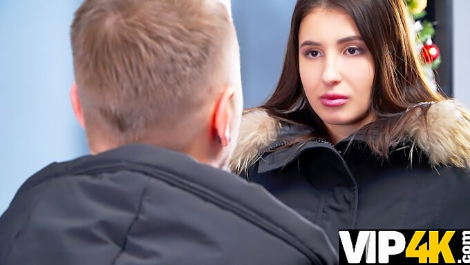 Vidéo HD de la rencontre incroyable de Monica Wet avec un collecteur de dettes