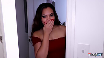 18+ Latina Teen Je Prcána Velkým Penisem